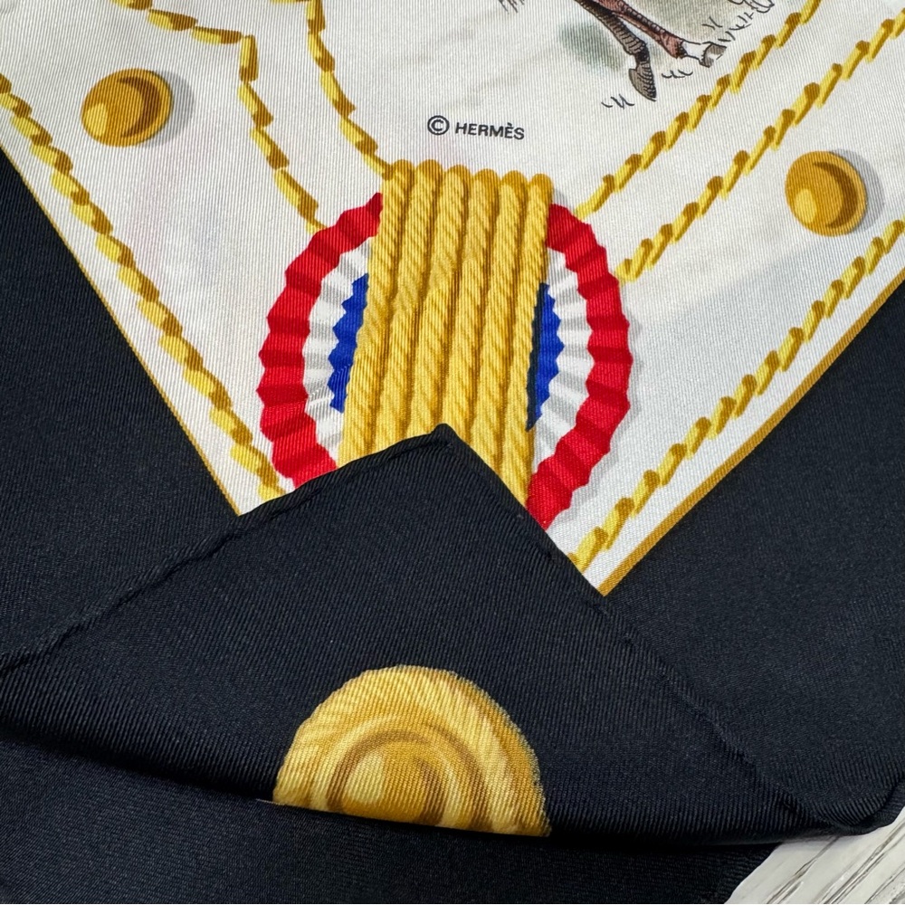 Hermes Scarf with White, Brown, and Gold Accents - Picture 16 of 16